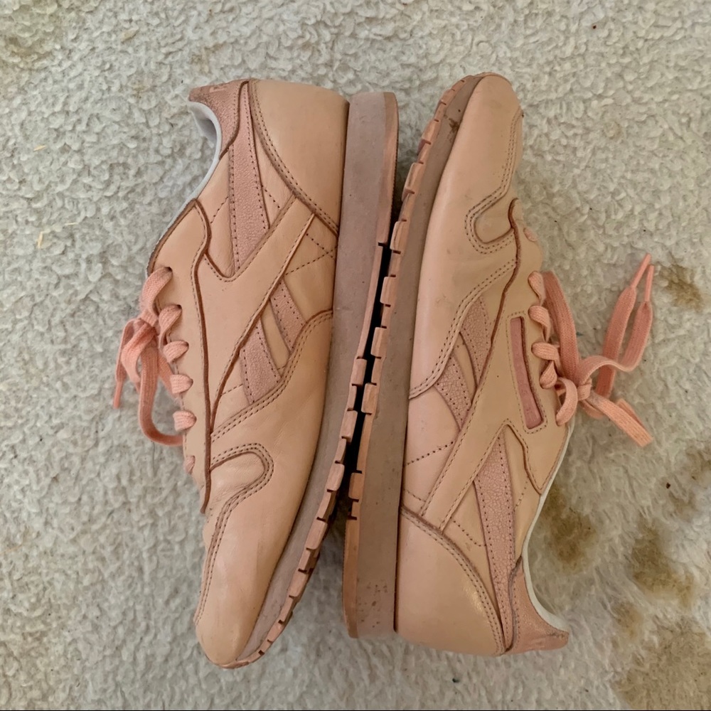 Reebok Classic Light Pink